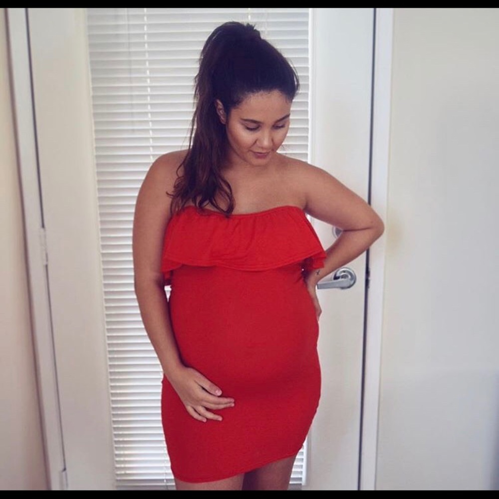 Red dress, slim fit. Can be used for maternity